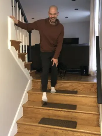 Knee pain descending stairs (Zac)